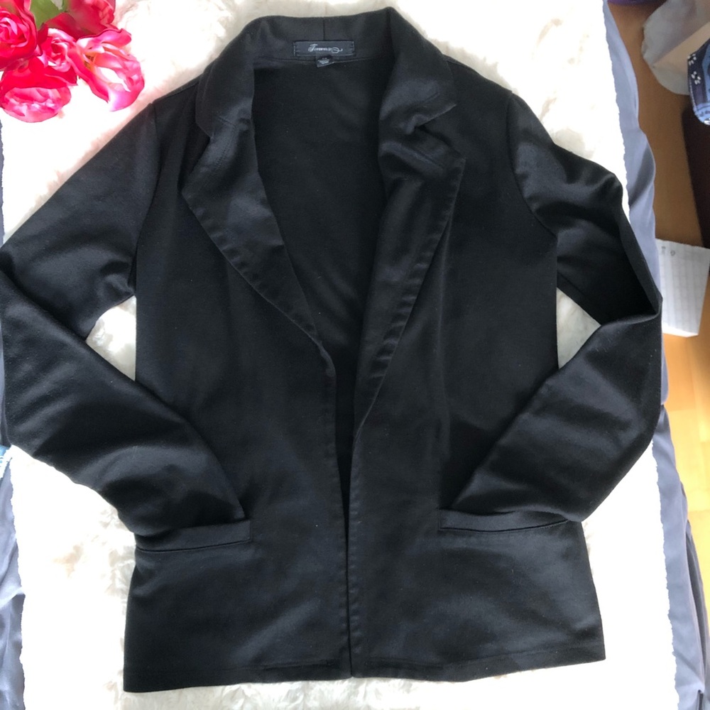 Forever 21 Black Open-Front Blazer w/Front Pockets